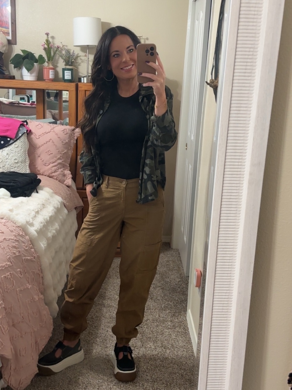 American Eagle snappy stretch high waisted baggy cargo jogger